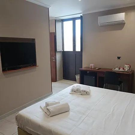 埃尔多莫酒店 招待所 3*
